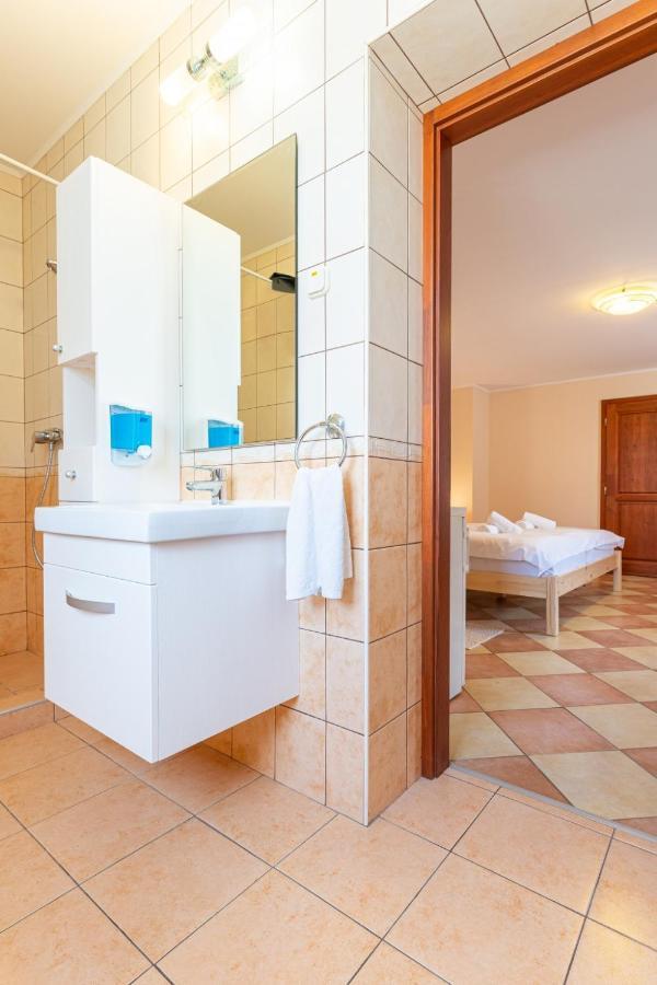 Varázskő Apartman Gyula Exterior foto